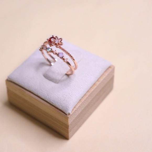 COPY - Adorable flower ring adjustable size - Picture 2 of 4